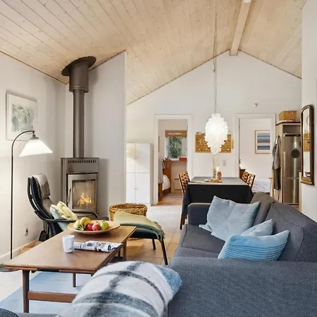 4 Bedroom Gorgeous In Hébergement de vacances *