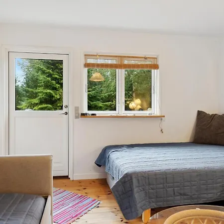 4 Bedroom Gorgeous In Hébergement de vacances Højby