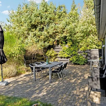 4 Bedroom Gorgeous In Højby